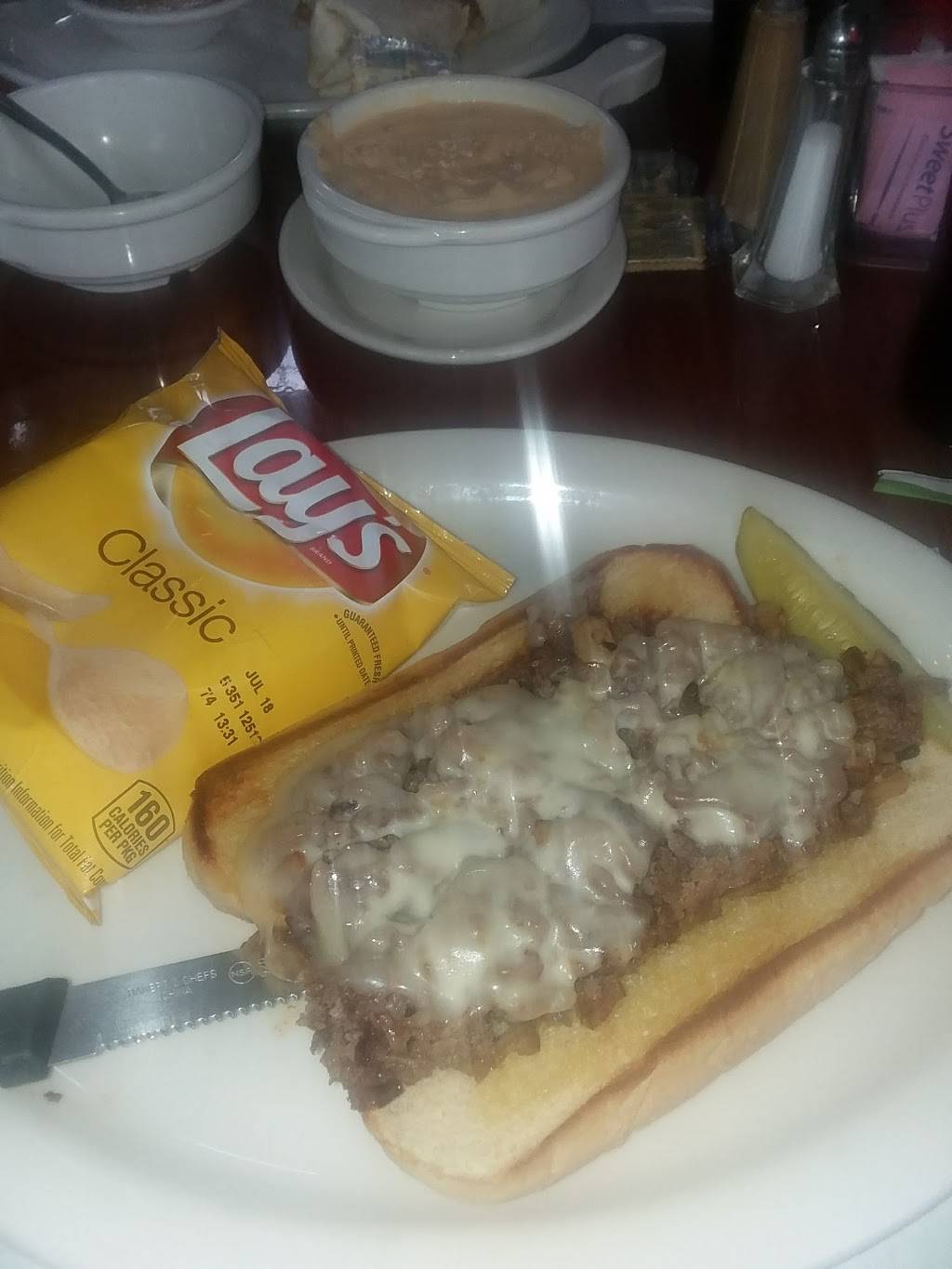 Geronimos Grill | restaurant | 359 W Burleigh Blvd, Tavares, FL 32778, USA | 3527427432 OR +1 352-742-7432