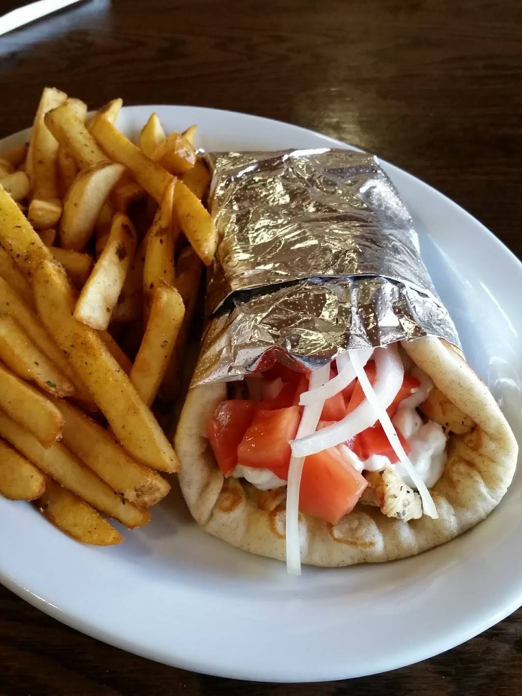 Walker Grill Family Restaurant | restaurant | 1275 Walker Rd, Windsor, ON N8Y 4X9, Canada | 5192520997 OR +1 519-252-0997