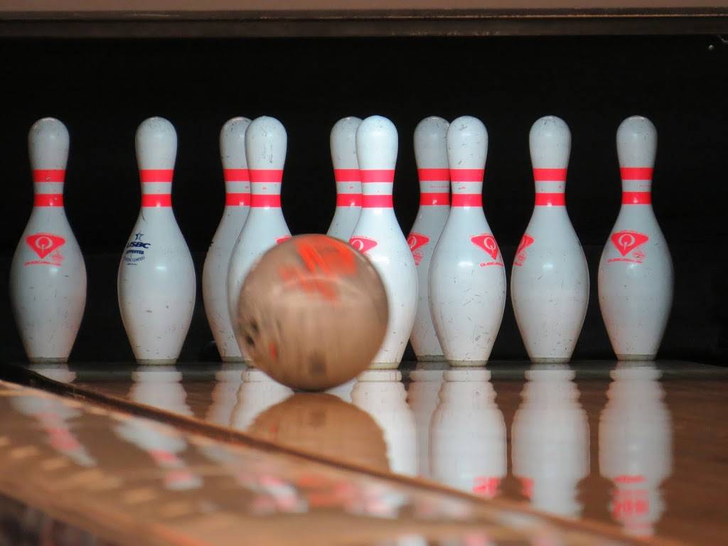 Spartan West Bowling Center | restaurant | 2253 W., U.S. 10, Ludington, MI 49431, USA | 2317572391 OR +1 231-757-2391