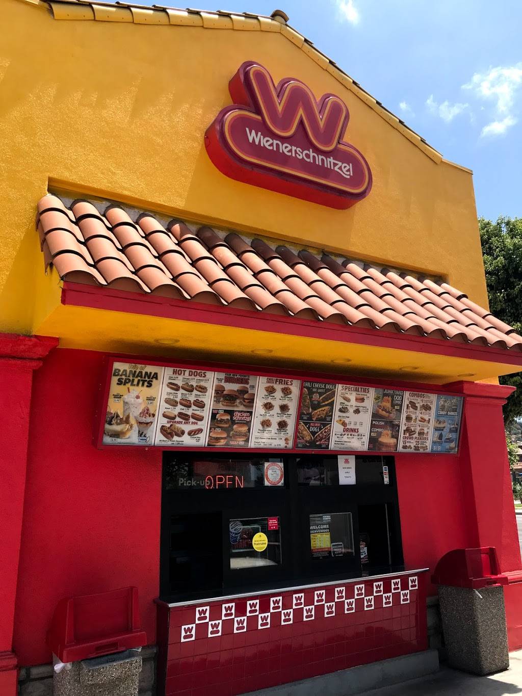 Wienerschnitzel | restaurant | 4341 E Chapman Ave, Orange, CA 92869, USA | 7146396506 OR +1 714-639-6506