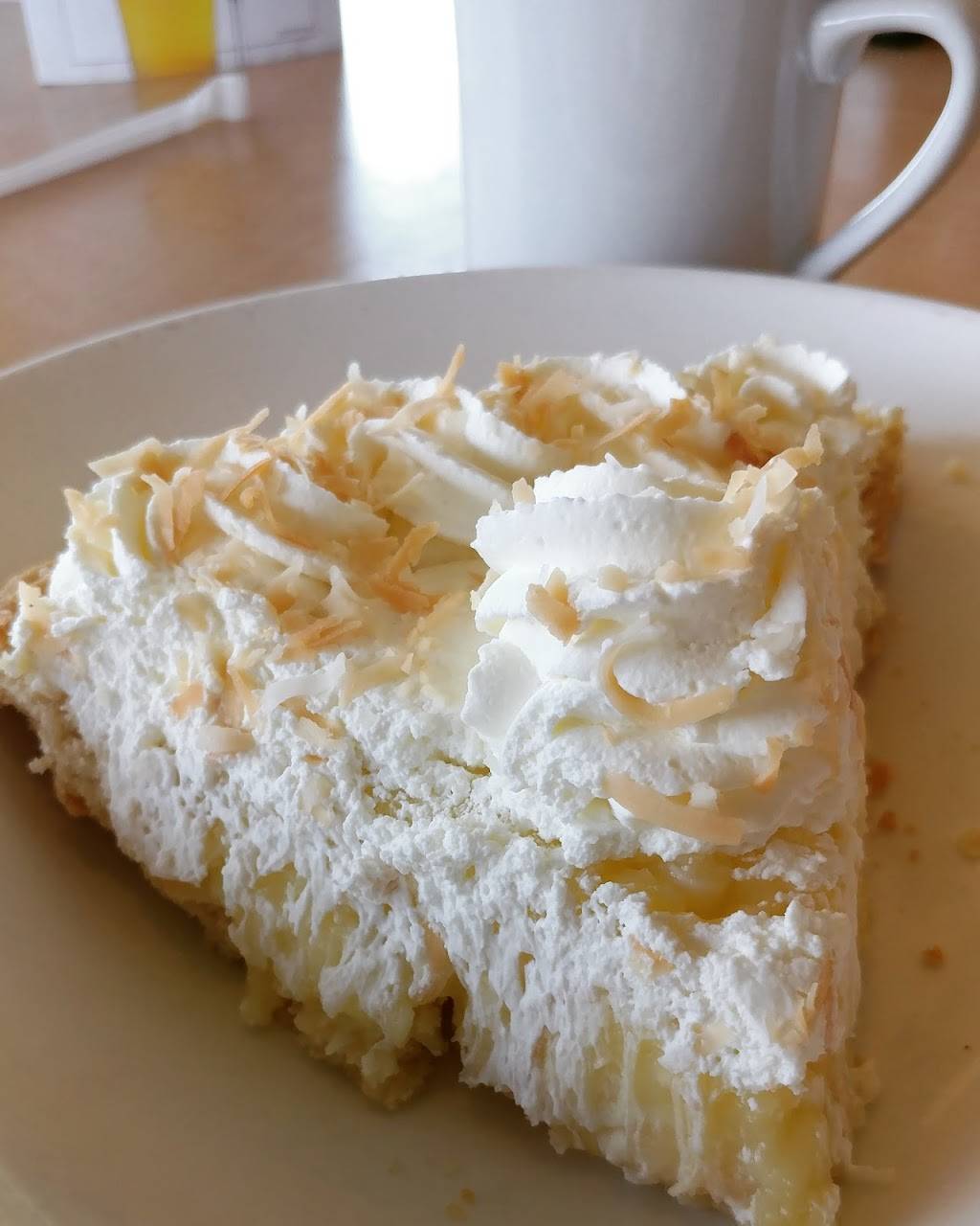 Cocos Bakery Restaurant | restaurant | 605 W Vista Way, Vista, CA 92083, USA | 7607589340 OR +1 760-758-9340