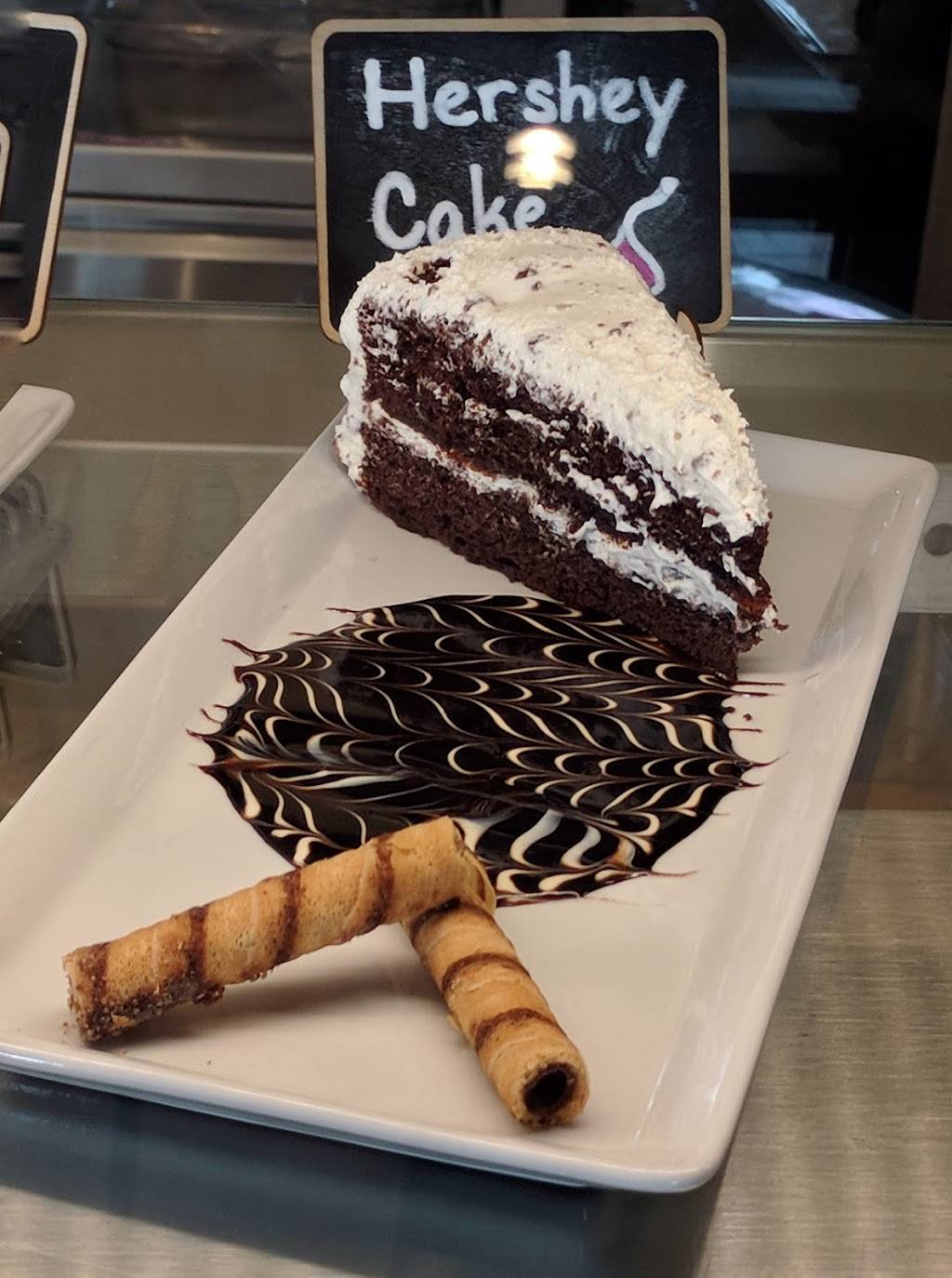 Stripers Waterside | restaurant | 333 Waterside Dr, Norfolk, VA 23510, USA | 7578374100 OR +1 757-837-4100