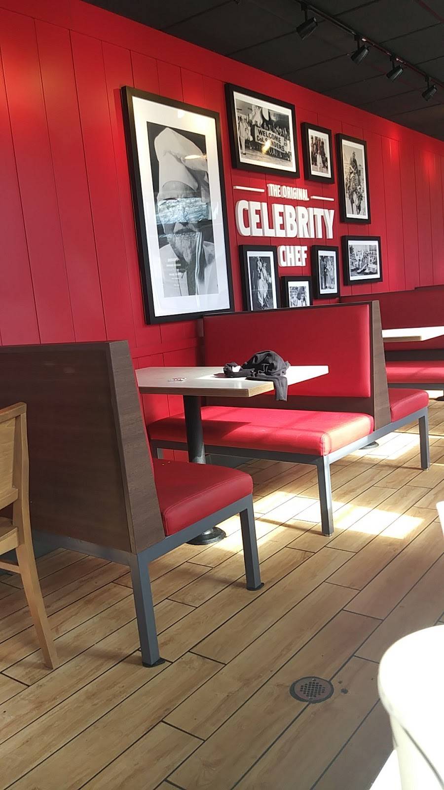 KFC | restaurant | 3035 Dickerson Pike, Nashville, TN 37207, USA | 6152288610 OR +1 615-228-8610