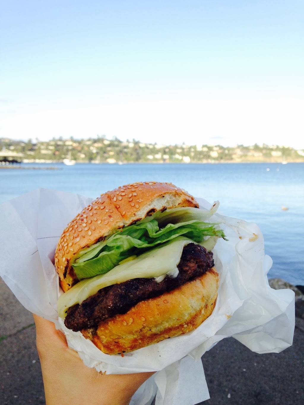 Hamburgers | restaurant | 737 Bridgeway, Sausalito, CA 94965, USA | 4153329471 OR +1 415-332-9471
