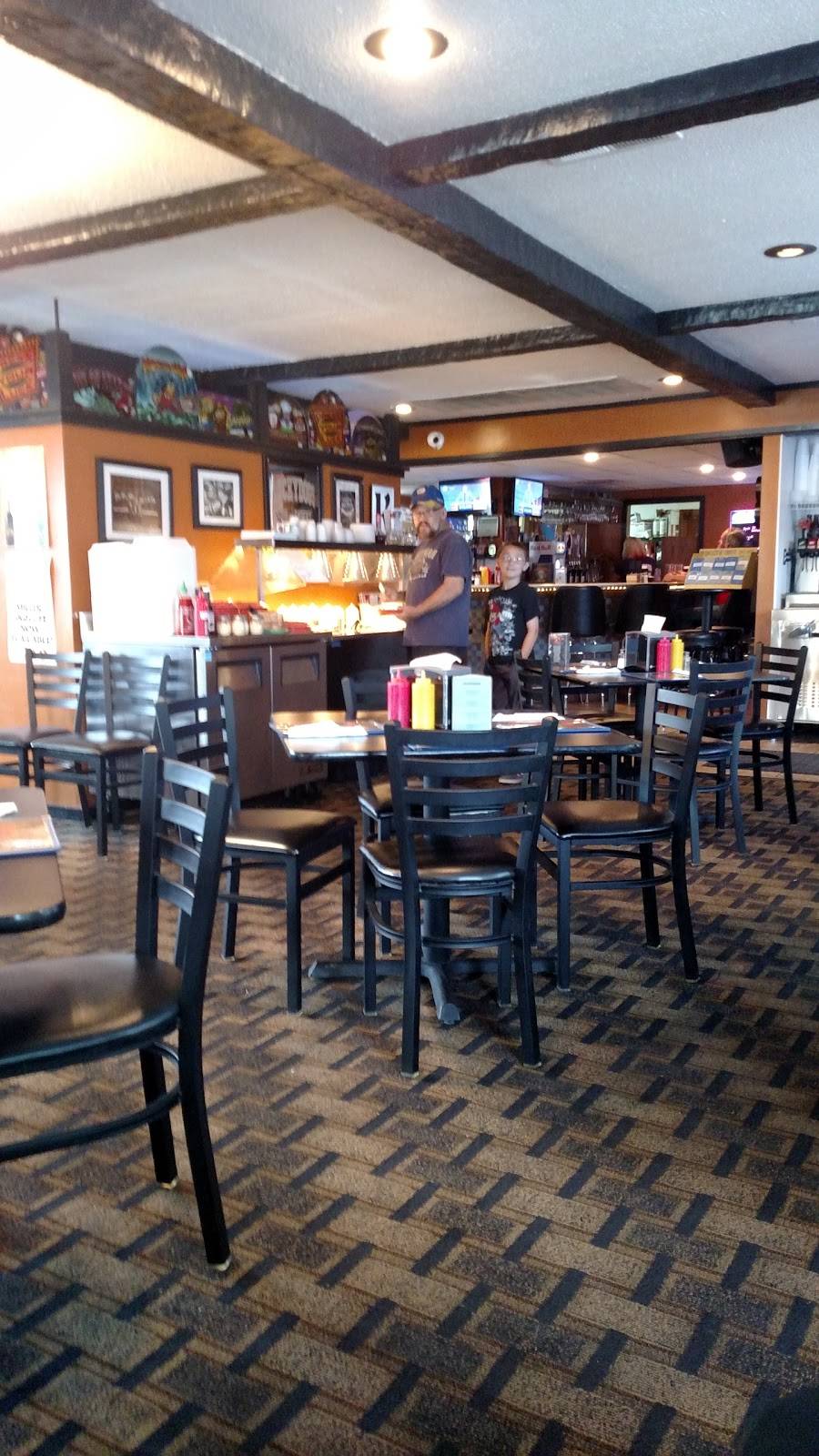 Lucky Dogs Pub & Eatery | restaurant | 701 N 4th St, Chillicothe, IL 61523, USA | 3092749999 OR +1 309-274-9999