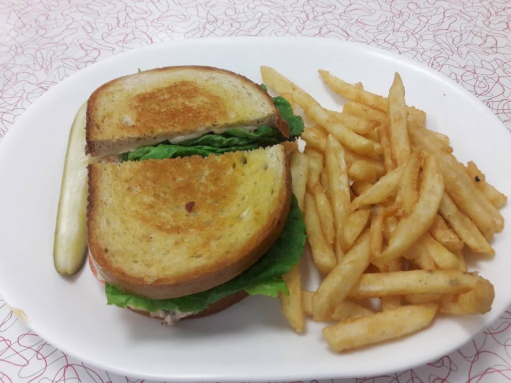 Yannis Family Restaurant | restaurant | 850 S Valley Forge Rd # 10, Lansdale, PA 19446, USA | 2154123373 OR +1 215-412-3373