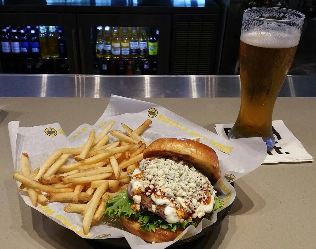 Buffalo Wild Wings | meal takeaway | 2624 Iowa St Suite A, Lawrence, KS 66046, USA | 7858651616 OR +1 785-865-1616