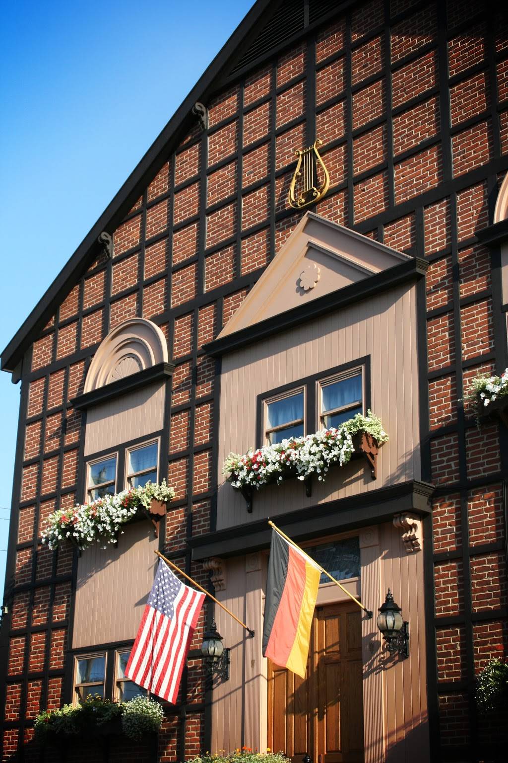 Teutonia Mannerchor | restaurant | 857 Phineas St, Pittsburgh, PA 15212, USA | 4122319141 OR +1 412-231-9141