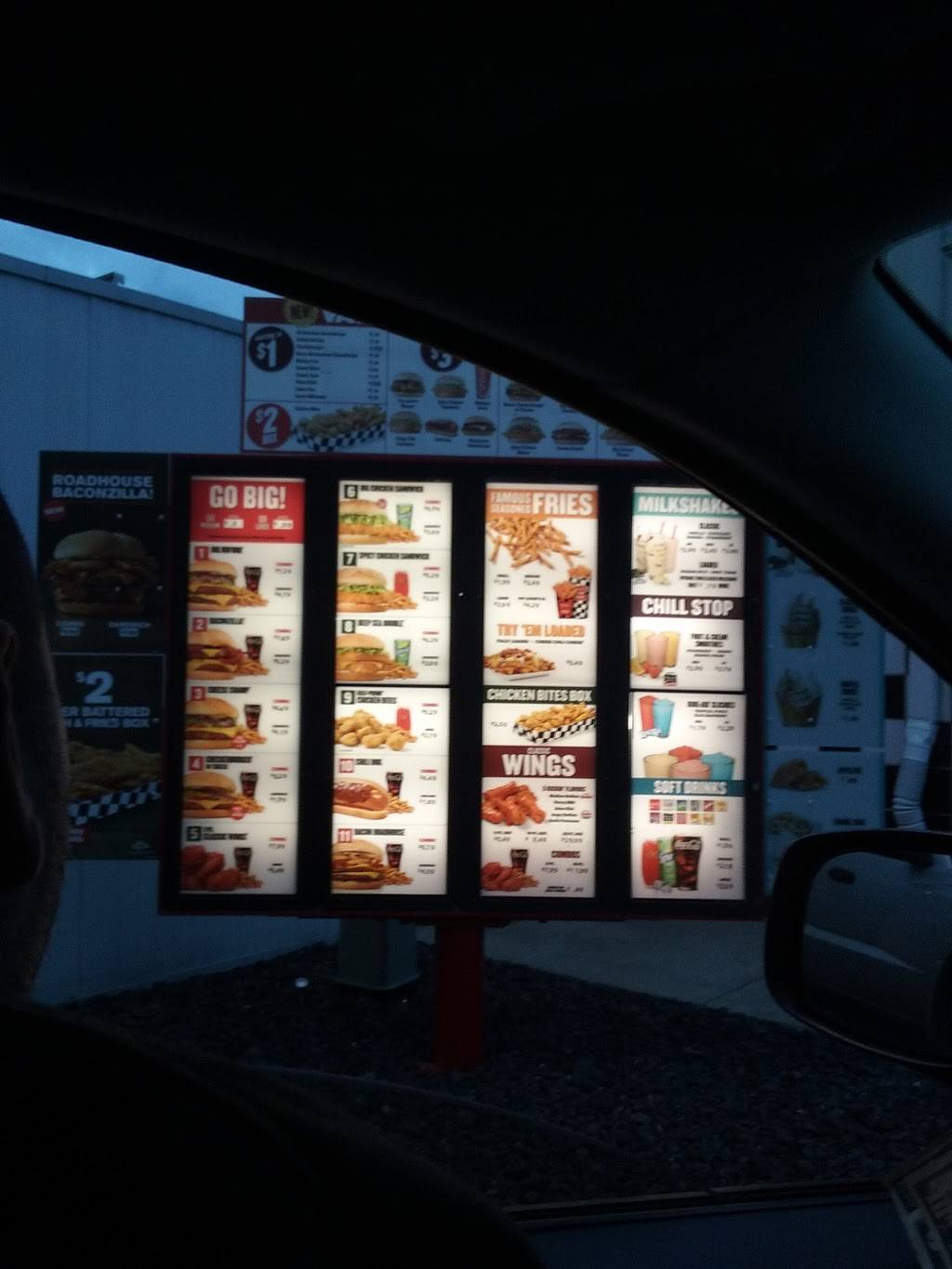 Checkers | restaurant | 2220 S Wayne Rd, Westland, MI 48185, USA | 7343265740 OR +1 734-326-5740