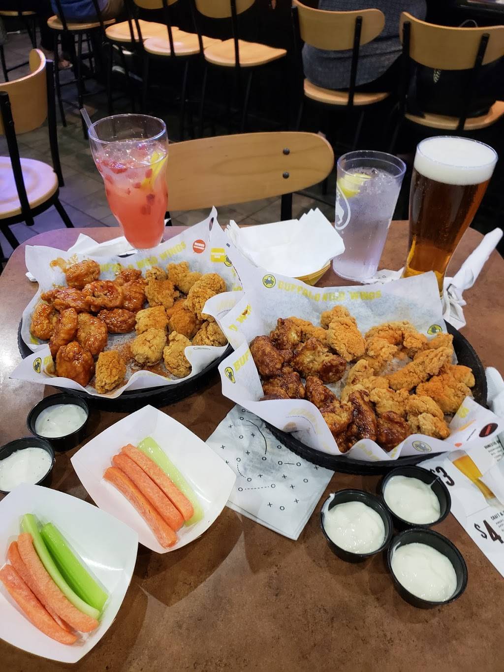 Buffalo Wild Wings | meal takeaway | 1000 Kamehameha Hwy #227-228, Pearl City, HI 96782, USA | 8082609464 OR +1 808-260-9464