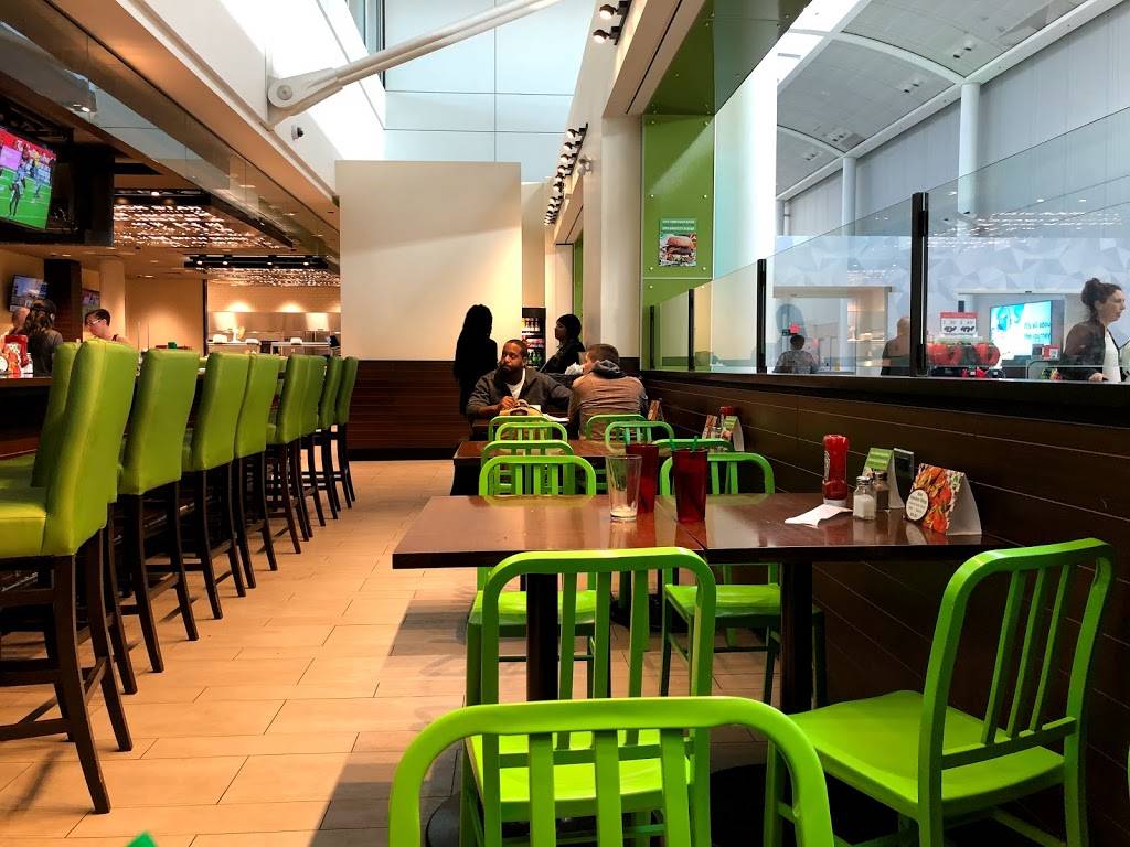Wahlburgers | restaurant | 6301 Silver Dart Dr, Mississauga, ON L5P 1B2, Canada | 4167762576 OR +1 416-776-2576