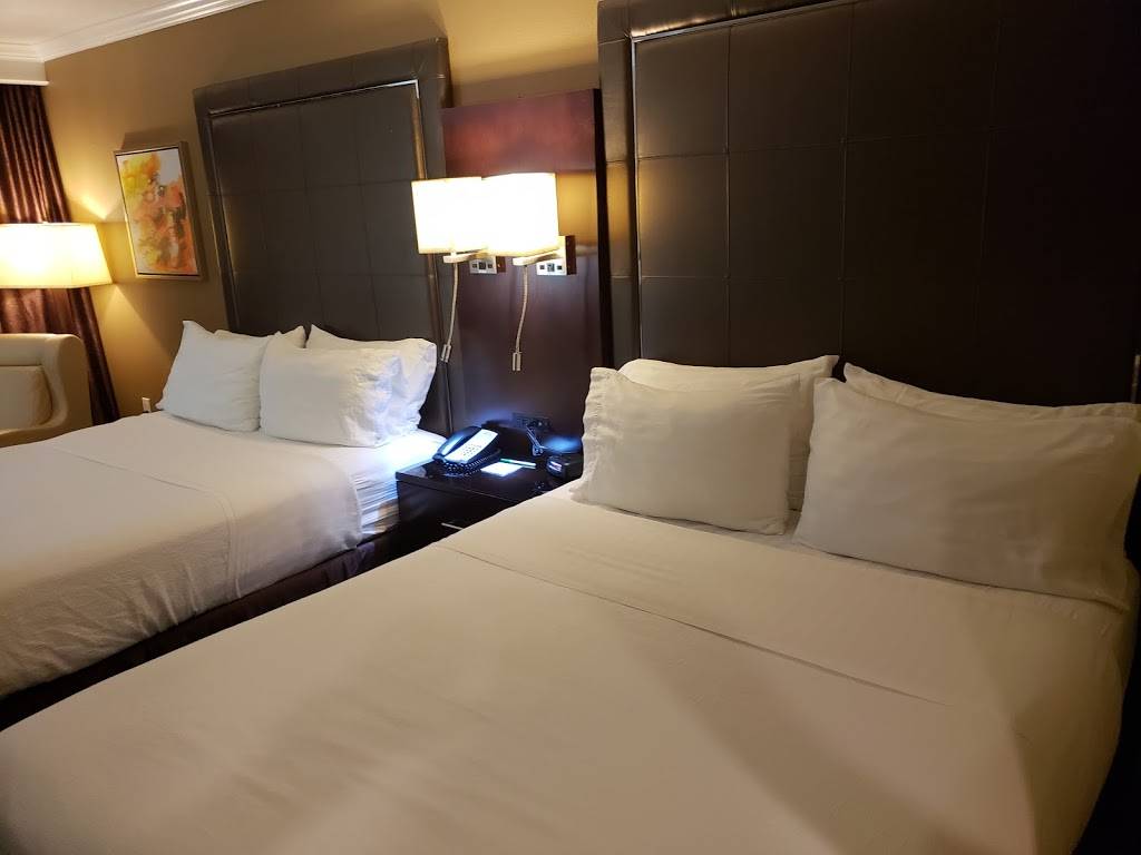 Holiday Inn Orlando East- UCF Area | restaurant | 1724 N Alafaya Trail, Orlando, FL 32826, USA | 4076589008 OR +1 407-658-9008