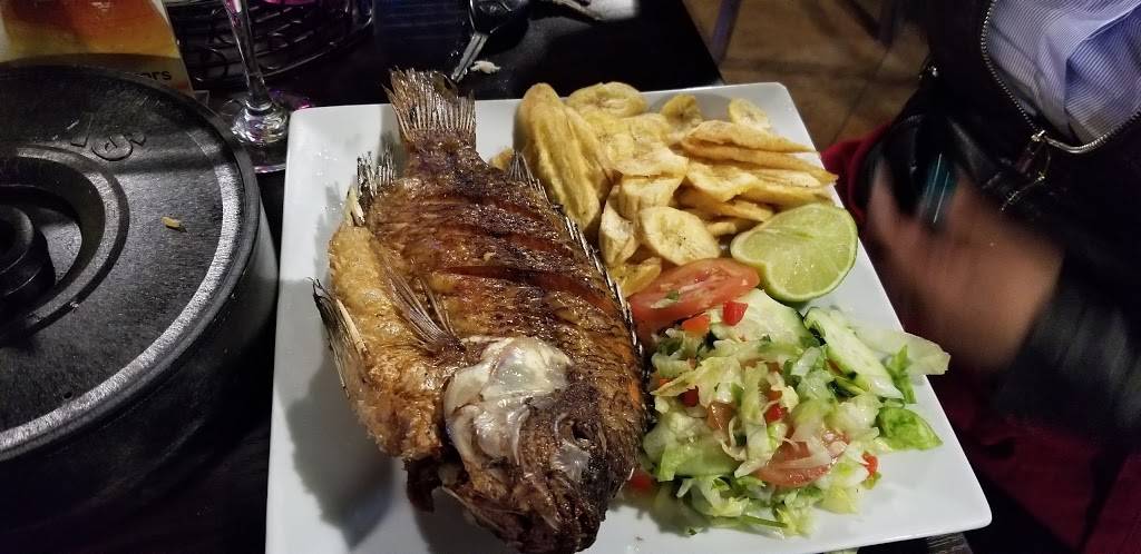 Sirenitas Restaurant | restaurant | 410 W Willow St, Long Beach, CA 90806, USA | 5624274887 OR +1 562-427-4887