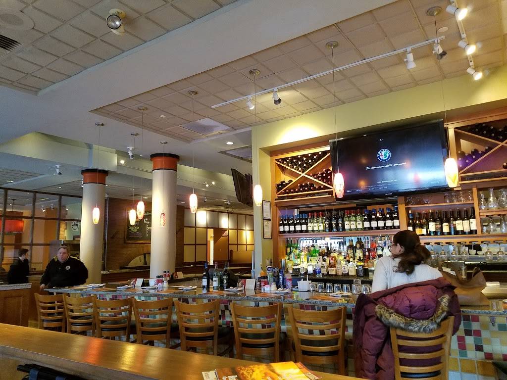 Bertuccis Italian Restaurant | restaurant | 475 Winter St, Waltham, MA 02451, USA | 7816840650 OR +1 781-684-0650