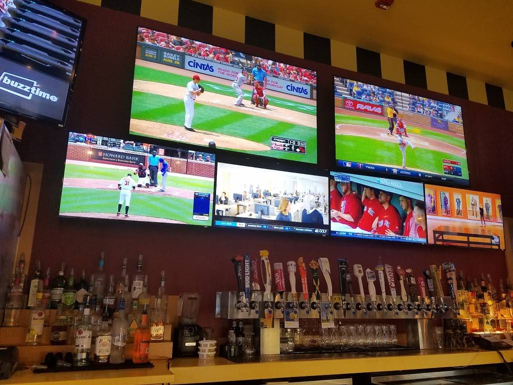 Buffalo Wild Wings | meal takeaway | 5600 Belleville Crossing St, Belleville, IL 62226, USA | 6182229003 OR +1 618-222-9003