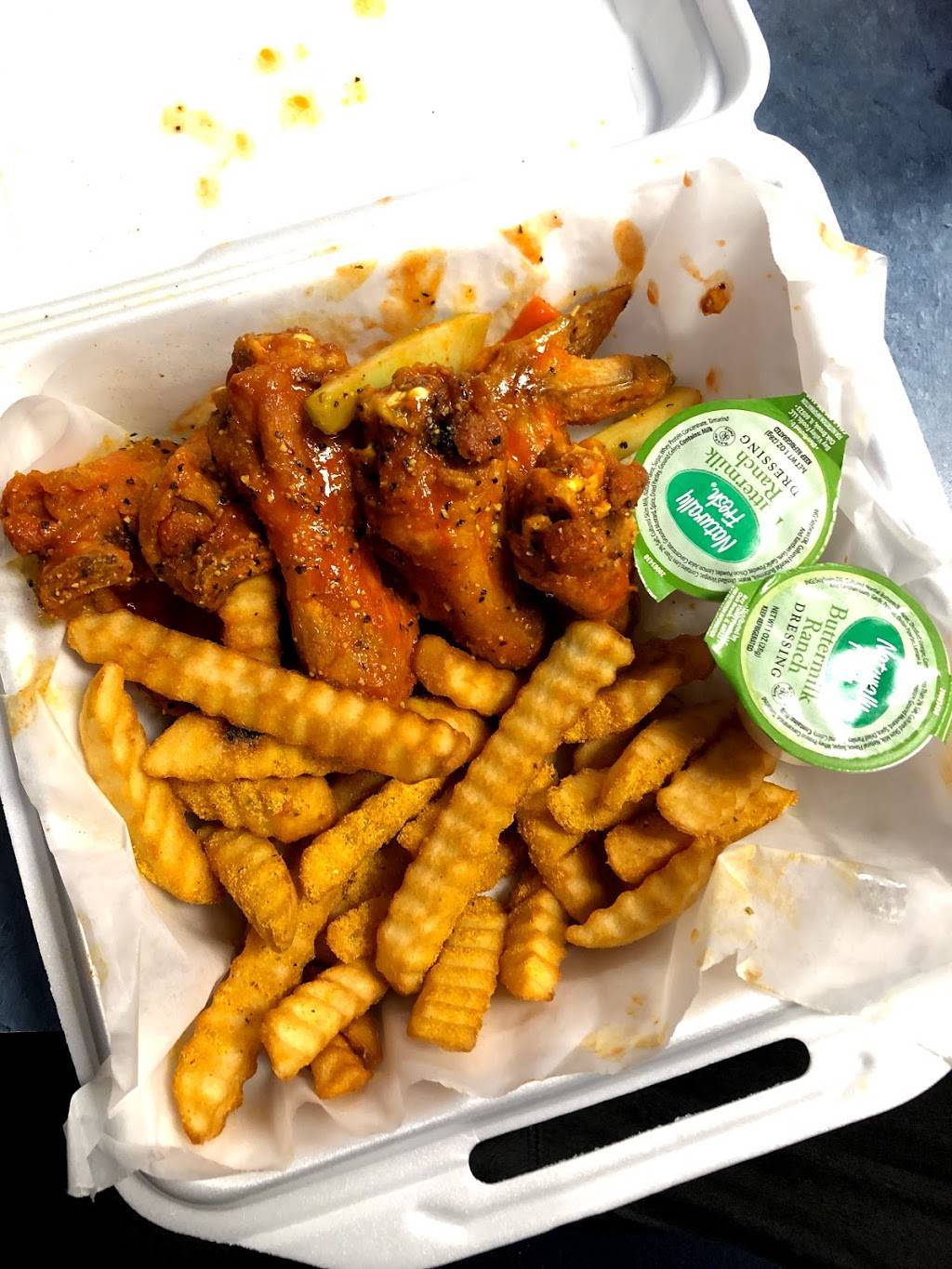 Don Dons Hot Wings | restaurant | 2235 Covington Pike #9, Memphis, TN 38128, USA | 9012131773 OR +1 901-213-1773