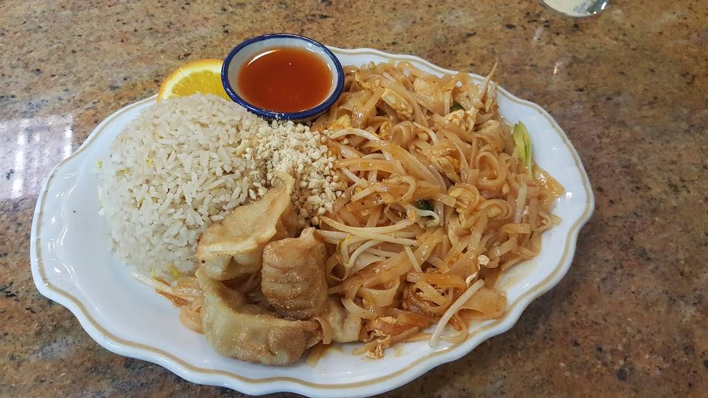 Renu Nakorn | restaurant | 13019 Rosecrans Ave Ste 105, Norwalk, CA 90650, USA | 5629212124 OR +1 562-921-2124