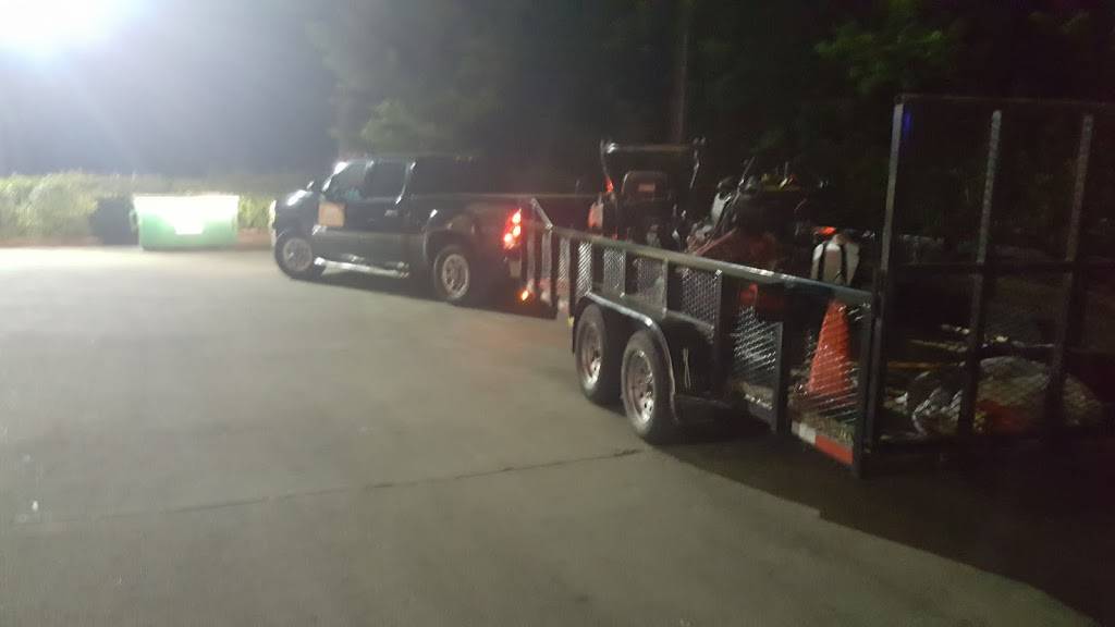 Pizza Hut | meal takeaway | 2145 Bessemer Rd, Birmingham, AL 35208, USA | 2057816001 OR +1 205-781-6001