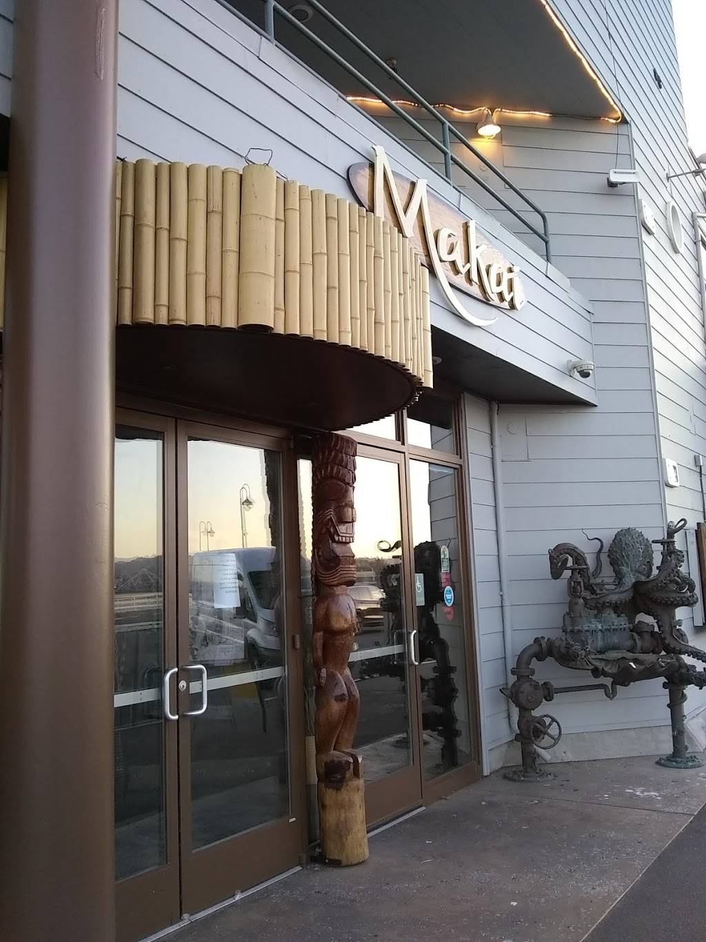 Makai | restaurant | 49 Municipal Wharf, Santa Cruz, CA 95060, USA | 8314669766 OR +1 831-466-9766