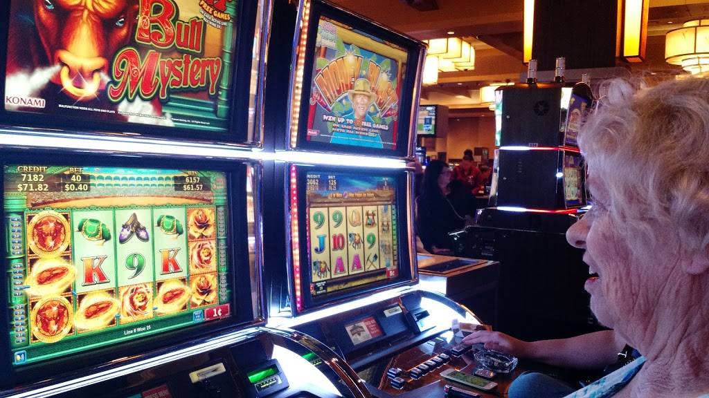 Gun Lake Casino | cafe | 1123 129th Ave, Wayland, MI 49348, USA | 2697927777 OR +1 269-792-7777