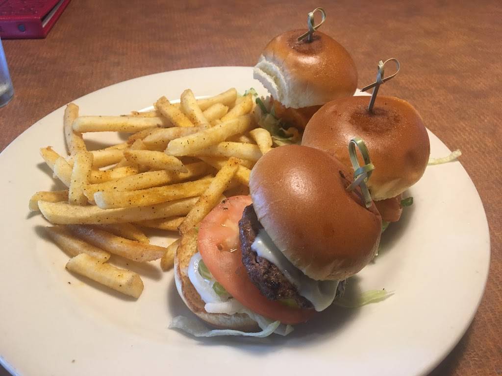 Bostons Restaurant & Sports Bar | restaurant | 3911 Venetian Dr, Newburgh, IN 47630, USA | 8128533400 OR +1 812-853-3400