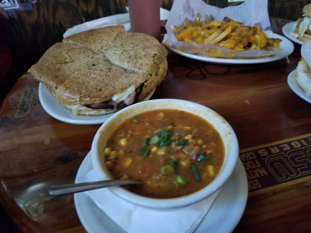 Georges | restaurant | 2943 Perkins Rd, Baton Rouge, LA 70808, USA | 2253432363 OR +1 225-343-2363