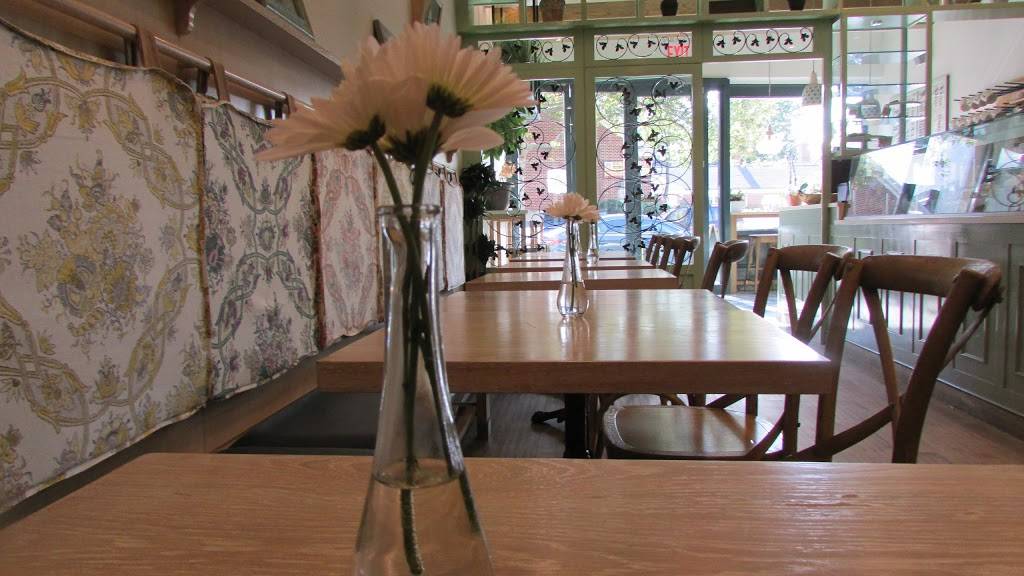 Avli the little Greek kafe | cafe | 38-29 Bell Blvd, Bayside, NY 11361, USA | 7182249595 OR +1 718-224-9595