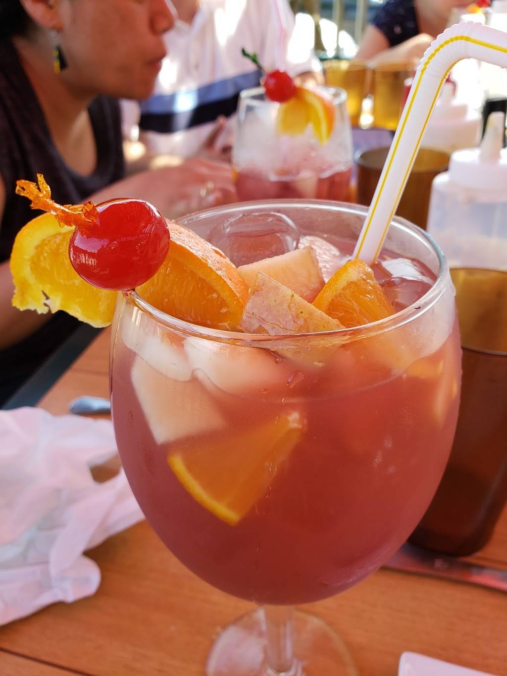 Paulas Fish Place | restaurant | 857 Point Pelee Dr, Leamington, ON N8H 3V4, Canada | 5193261292 OR +1 519-326-1292