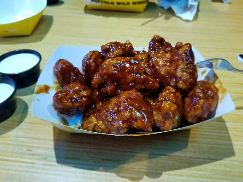 Buffalo Wild Wings | restaurant | 9243 Schulze Dr, West Chester Township, OH 45069, USA | 5139429464 OR +1 513-942-9464