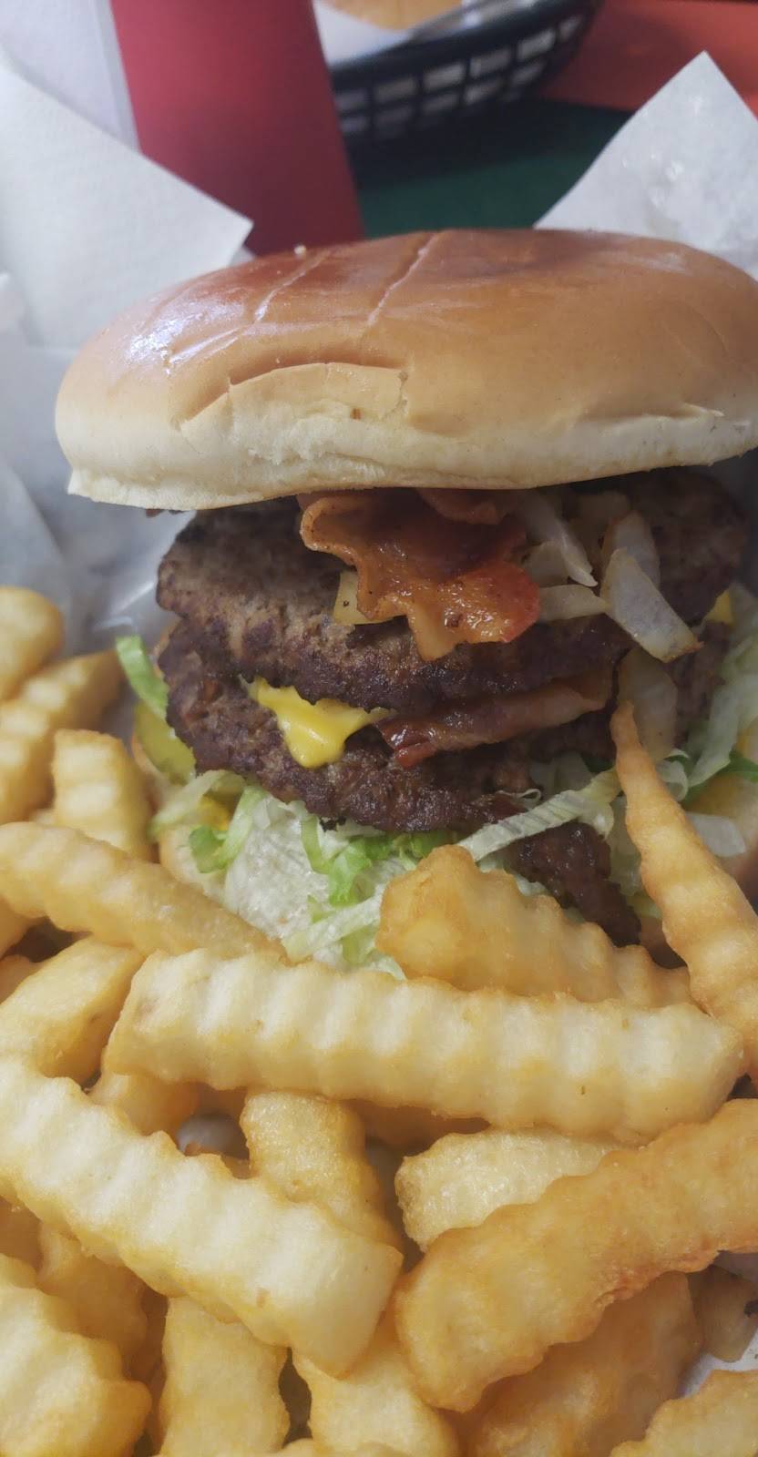 Carlas Snak Shak | meal takeaway | 323 S Main St, Highlands, TX 77562, USA | 2814263709 OR +1 281-426-3709