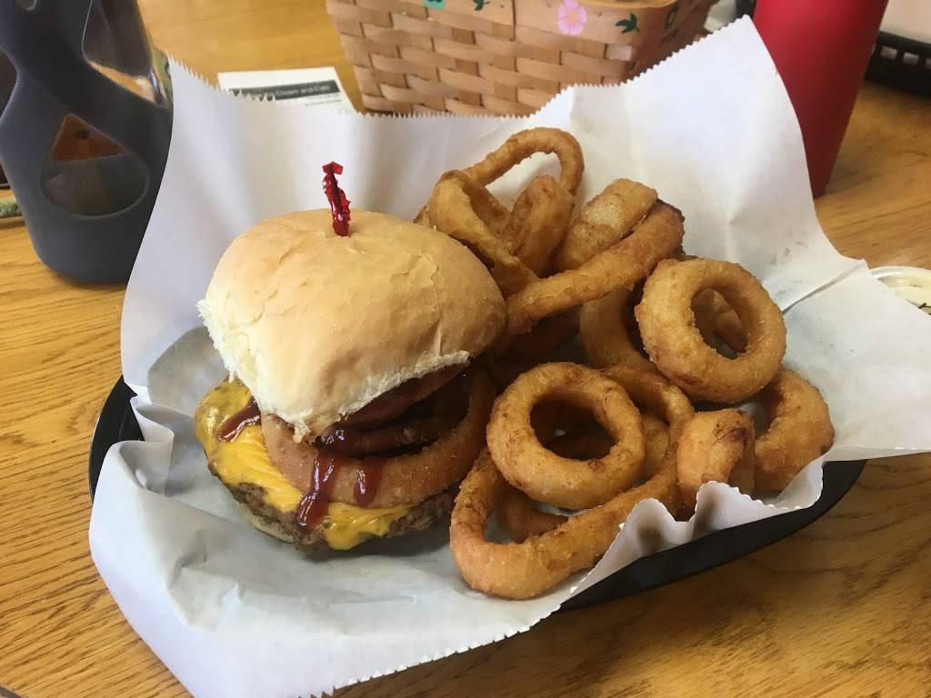 Village Ice Cream & Cafe | restaurant | 251 S Bridge St, Dimondale, MI 48821, USA | 5176468566 OR +1 517-646-8566