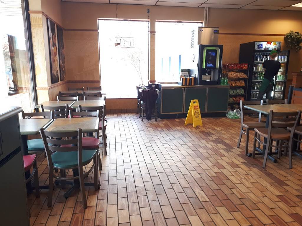 Subway | meal takeaway | 448 Welland Ave, St. Catharines, ON L2M 5V3, Canada | 9052288857 OR +1 905-228-8857