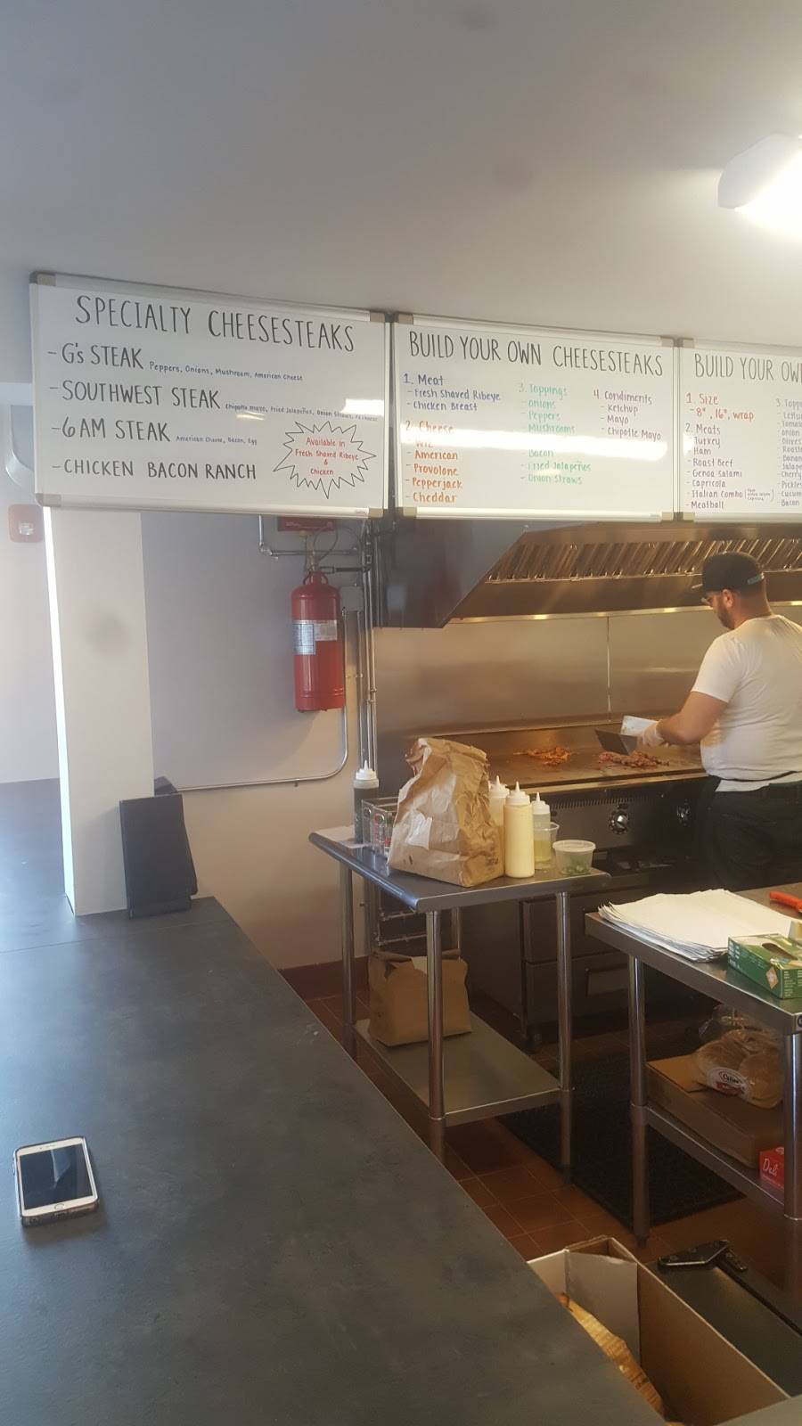 Gs Steaks & Grinders | restaurant | 2053 Park St, Hartford, CT 06106, USA | 8602161690 OR +1 860-216-1690