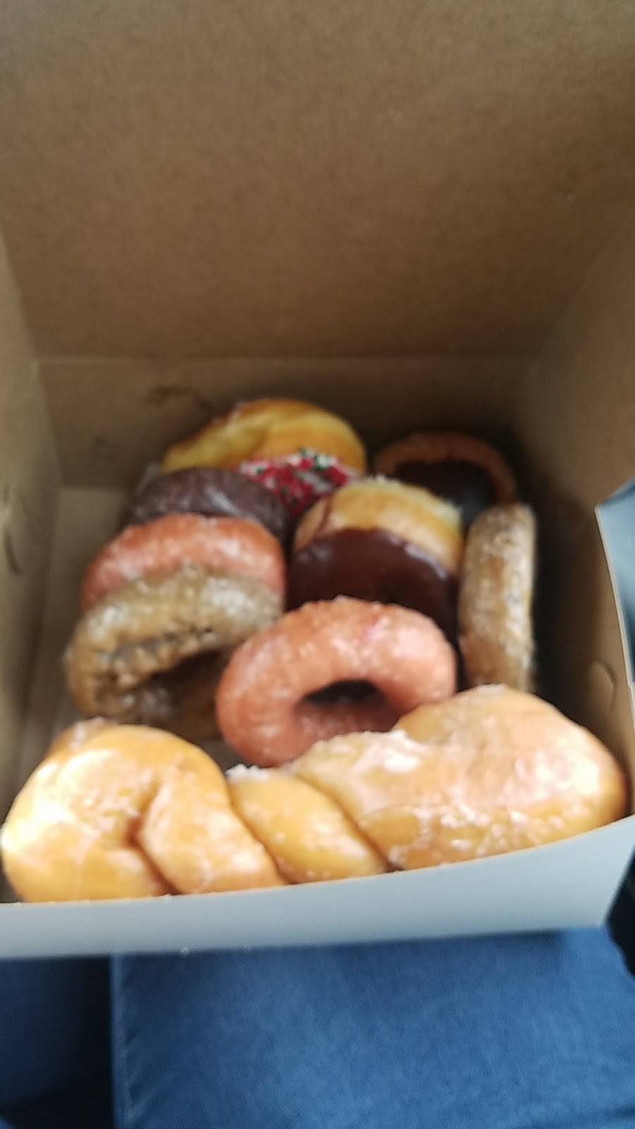 Donuts 4 U | restaurant | 1223 Garden St, Titusville, FL 32796, USA | 3212685264 OR +1 321-268-5264