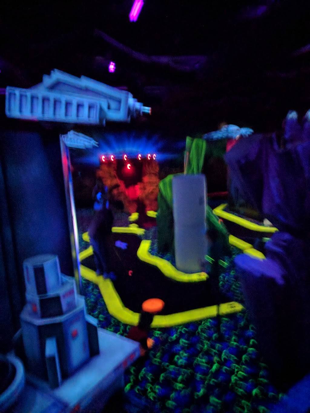 Lazer Blaze | restaurant | 4121 Shelbyville Rd, Louisville, KY 40207, USA | 5028337047 OR +1 502-833-7047