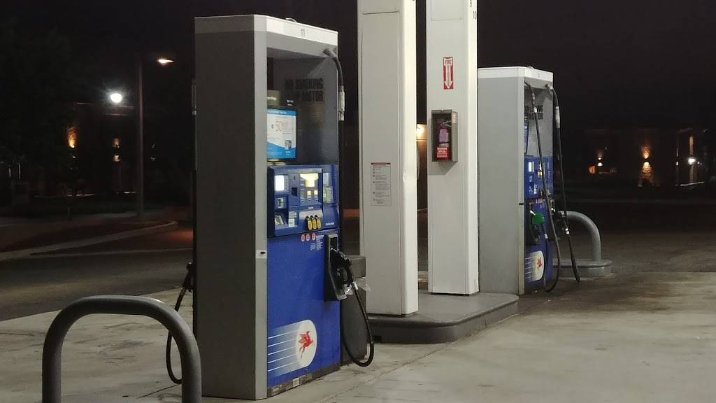 KEARNY MESA MOBIL | restaurant | 8380 Clairemont Mesa Blvd, San Diego, CA 92111, USA | 8582799343 OR +1 858-279-9343