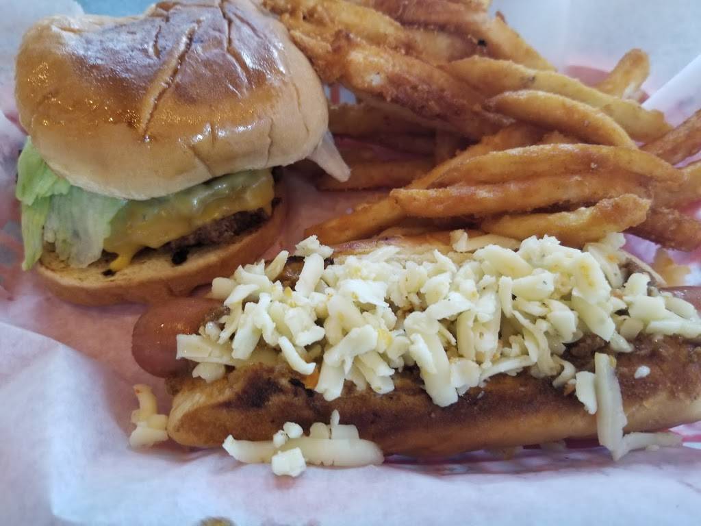 The Griffin Dog House | restaurant | 414 E Solomon St, Griffin, GA 30223, USA | 4702048169 OR +1 470-204-8169