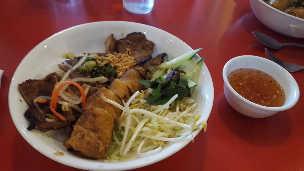 IndoChin Vietnamese Restaurant | restaurant | 1702 Grand Ave, St Paul, MN 55105, USA | 6516902728 OR +1 651-690-2728