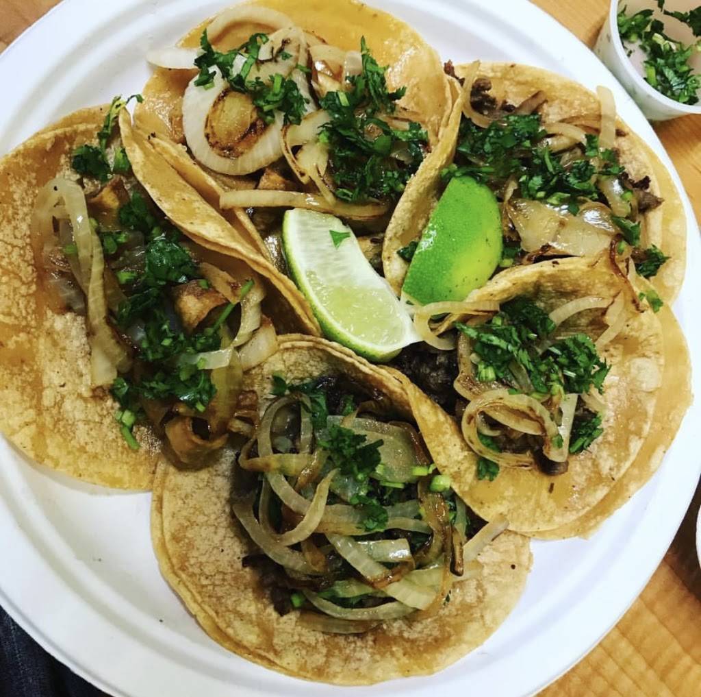 Gilbertos Taco Shop | restaurant | 1112 E Abram St, Arlington, TX 76010, USA | 8172006624 OR +1 817-200-6624