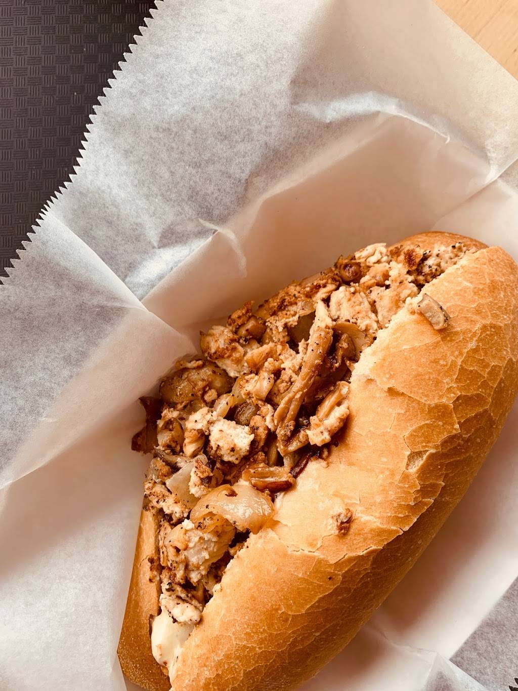 Ziggys Cheesesteaks | restaurant | 2713 University Dr, Auburn Hills, MI 48326, USA | 2484819101 OR +1 248-481-9101