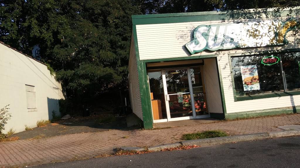 Subway | restaurant | 24 Shaker Rd, East Longmeadow, MA 01028, USA | 4135258189 OR +1 413-525-8189