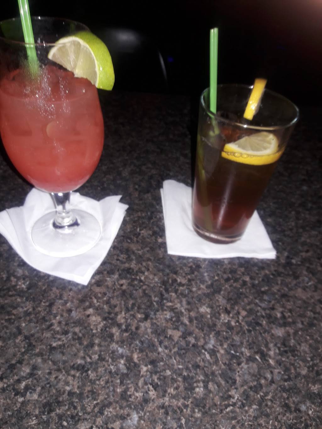 Celinas Bar & Grill | restaurant | 623 W Eleven Mile Rd, Madison Heights, MI 48071, USA | 2484396422 OR +1 248-439-6422