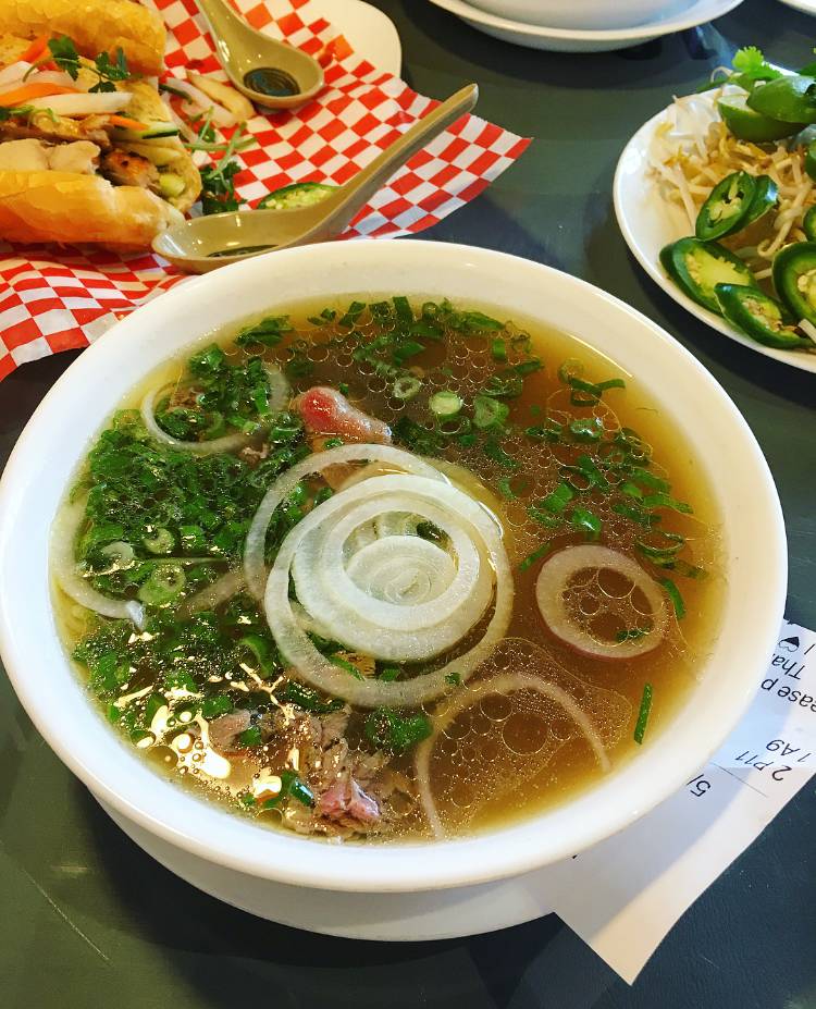 I Luv Pho | restaurant | 8350 N MacArthur Blvd #100, Irving, TX 75063, USA | 9724029799 OR +1 972-402-9799