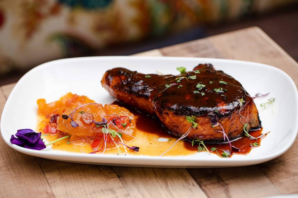 The Pinemoor | restaurant | 1101 N Highland St, Arlington, VA 22201, USA | 5719702592 OR +1 571-970-2592