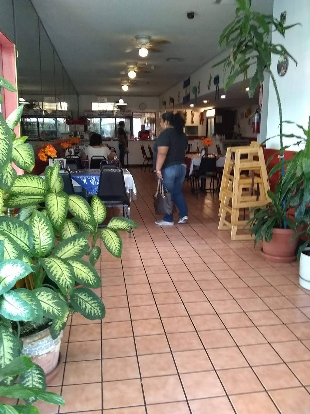 Anitas Restaurant | restaurant | 2317 W 1st St A, Santa Ana, CA 92703, USA | 7142450538 OR +1 714-245-0538