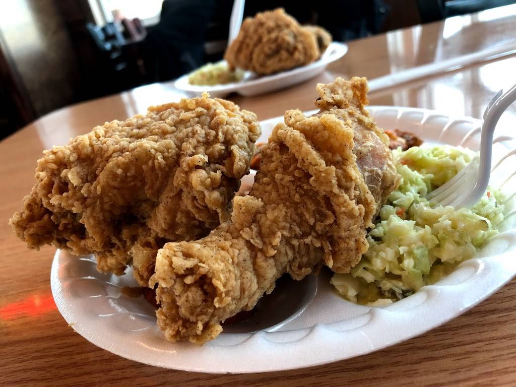 Smithfields Chicken N Bar-B-Q | restaurant | 1372 Tiki Ln, Burlington, NC 27215, USA | 3365869333 OR +1 336-586-9333