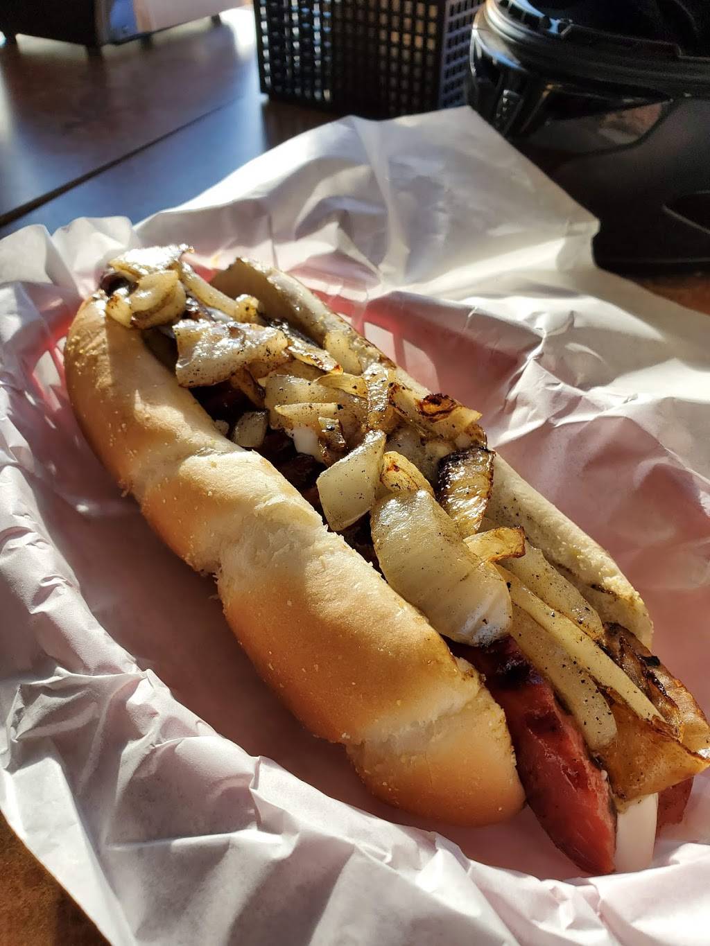 Des Moines DogHouse | meal takeaway | 22302 Marine View Dr S, Des Moines, WA 98198, USA | 2068241794 OR +1 206-824-1794