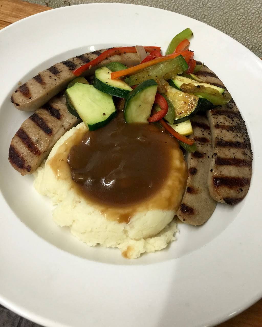 The Stones Throw Tavern & Grill | restaurant | 176 E Wooster St, Bowling Green, OH 43402, USA | 4193547474 OR +1 419-354-7474