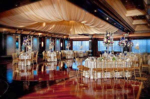 Scotto Brothers | restaurant | 40 Crossways Park Dr W #100, Woodbury, NY 11797, USA | 5163338777 OR +1 516-333-8777