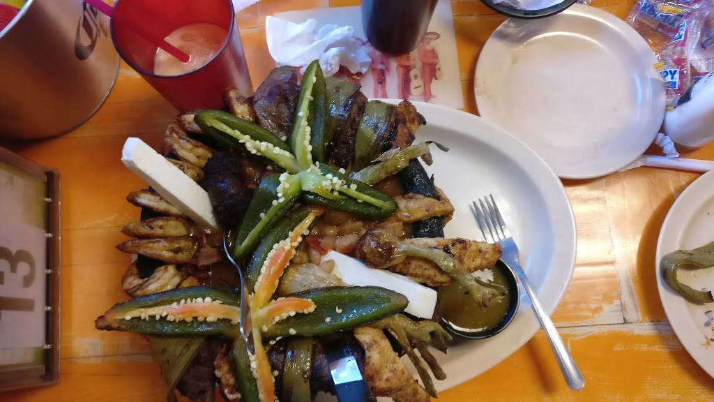 Mariscos Las Islitas | restaurant | 5105 E Sahara Ave, Las Vegas, NV 89142, USA | 7023316860 OR +1 702-331-6860